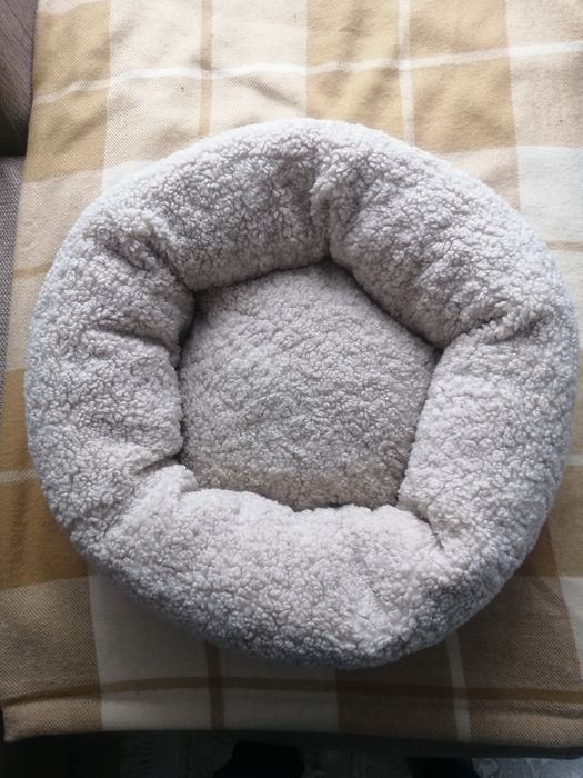 Продам домик для кошек, питомцев.