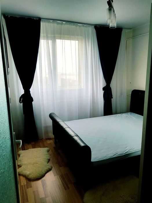 Închiriez apartament complet utilat.