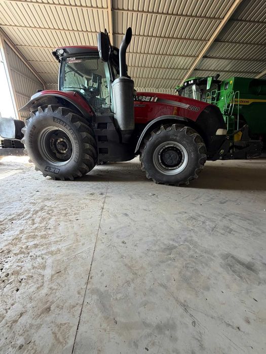 Vând tractor case  Magnum 280 cp