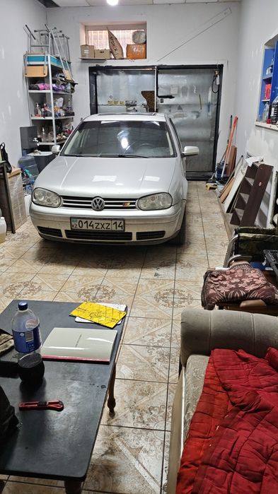 Golf 4  механика 2литра
