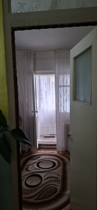 Apartament două camere, Șoseaua București. Pentru renovare!