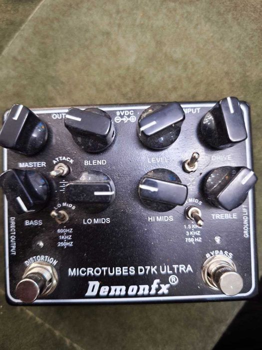 Продавам два китарни/бас ефекта – перфектно състояние