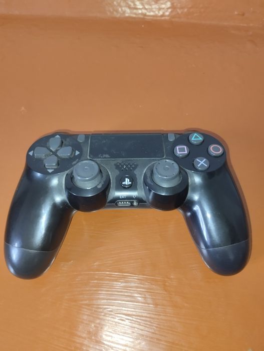 Отличный PlayStation 4