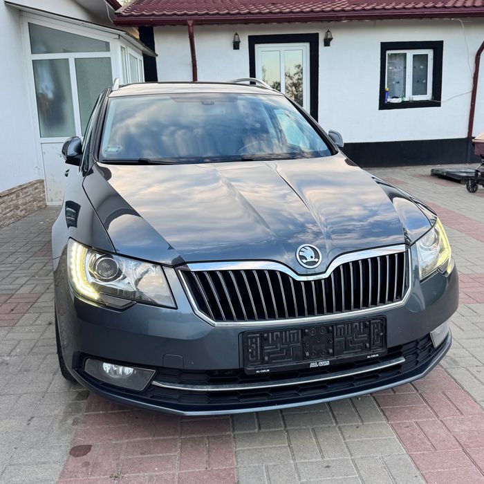 Skoda Superb 2014 2.0 TDI - DSG | Facelift | Led | Xenon | Navi | Euro 5 | Jante | Cutie Automata