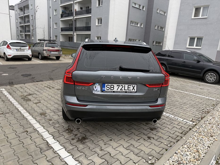 VOLVO XC60 2021 — imagine 3
