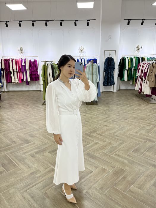 Платье вечернее бело