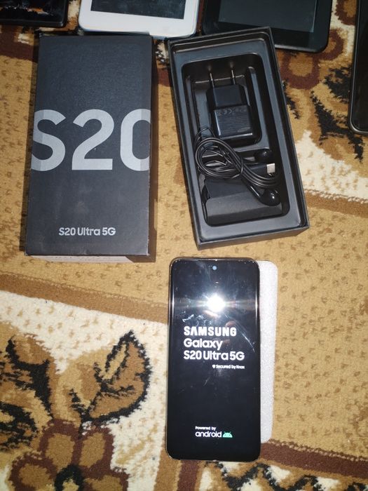 Telefoane pentru piese lot 100 buc+ placi de baza