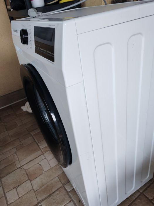 Vând masina de spalat Heinner