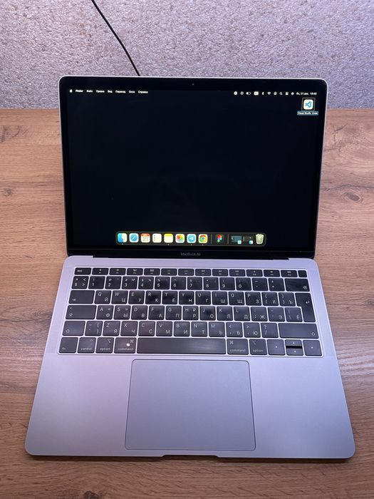 MacBook 2018, 8/128