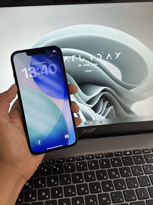 Телефон iPhone 13