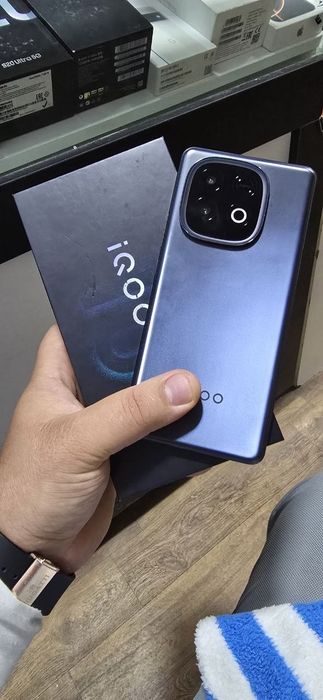 IQOO NEO 10.  256GB