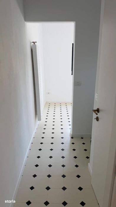 Proprietar vând apartament 2 camere (posibil 3) zona Piața Amzei