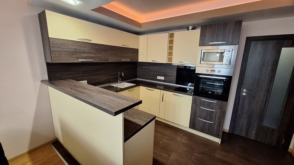 Кухненско обзавеждане с бар