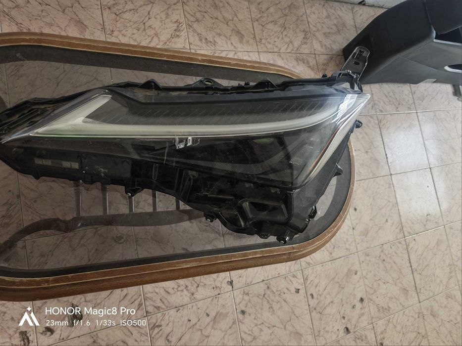 Фар Lexus UX 250