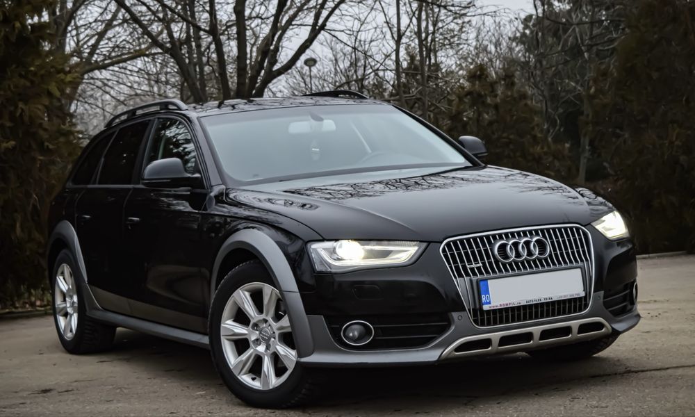 Audi A4 Allroad Quattro, 2.0 TDI 190 CP, Faruri LED + Bi-Xenon