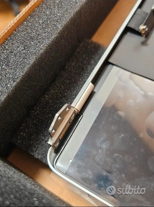 Carcasa aluminiu + Display MacBook Air pentru piese de schimb