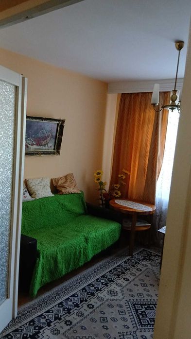 Apartament 3 camere + boxă, 79,5 mp construiți, etaj 2/4, zona 1 Decembrie 1918, Piatra-Neamț