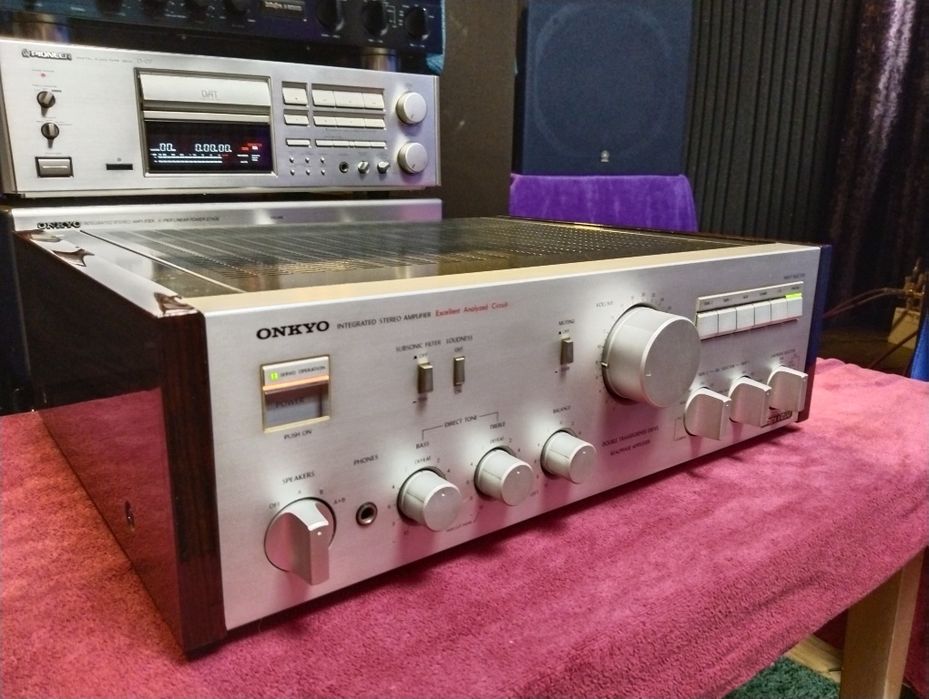 ONKYO Integra A-815RX