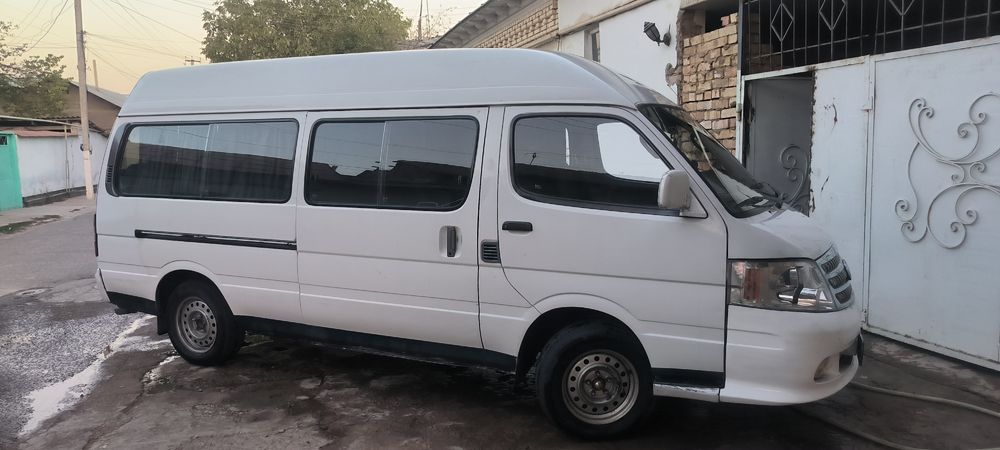 Продается автомобиль Фатон