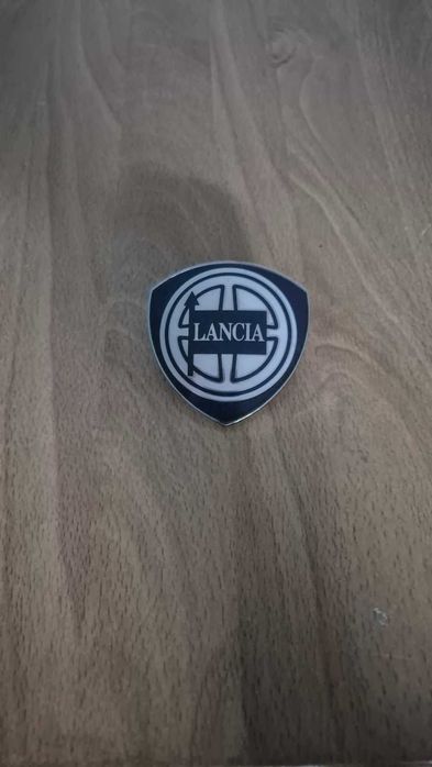 Емблема за автомобил Lancia