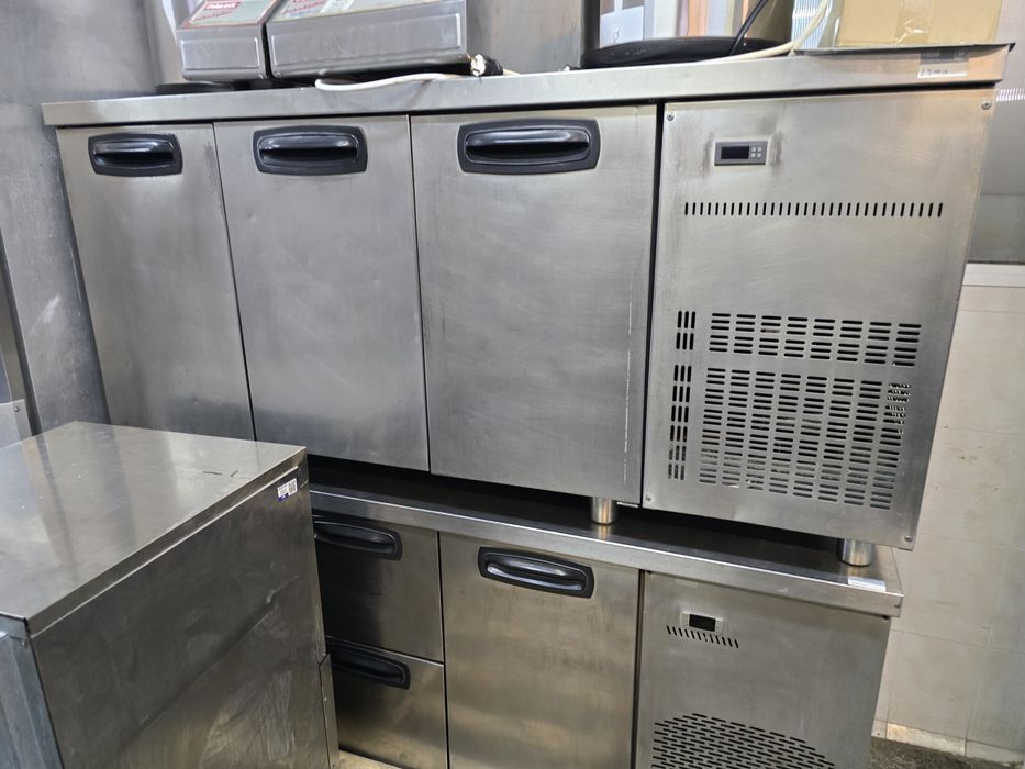 Хладилна маса  3врати,с гранит 2700лв