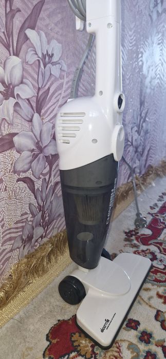 Продам пылесос. Вертикальный