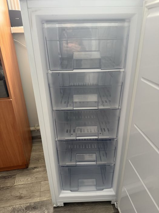 Стоячий морозильник Бирюса