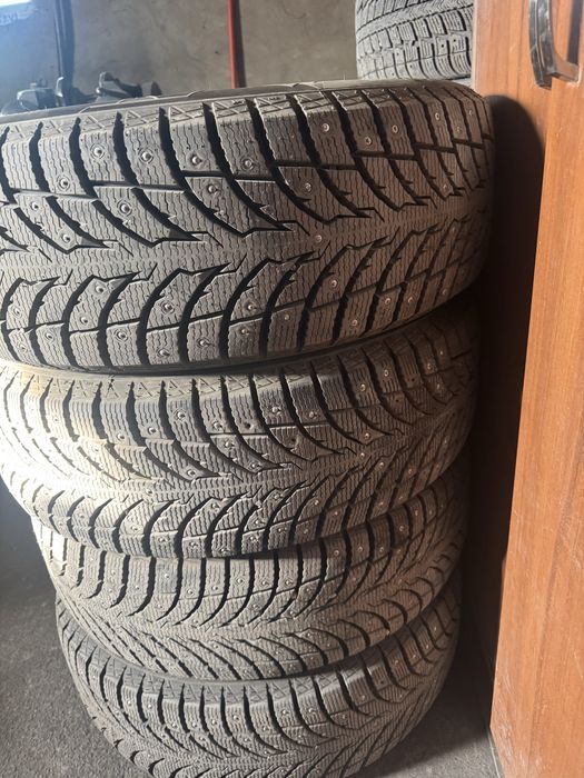 Продаю  шины зимние