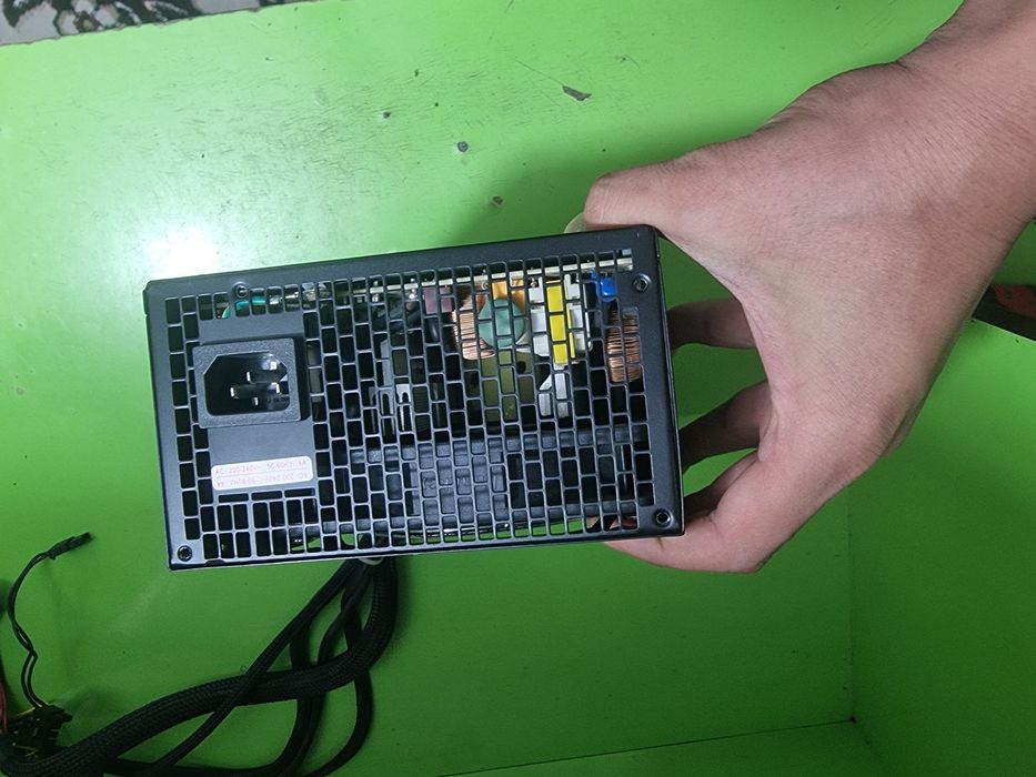 Huntkey Blokpitaniya sotiladi