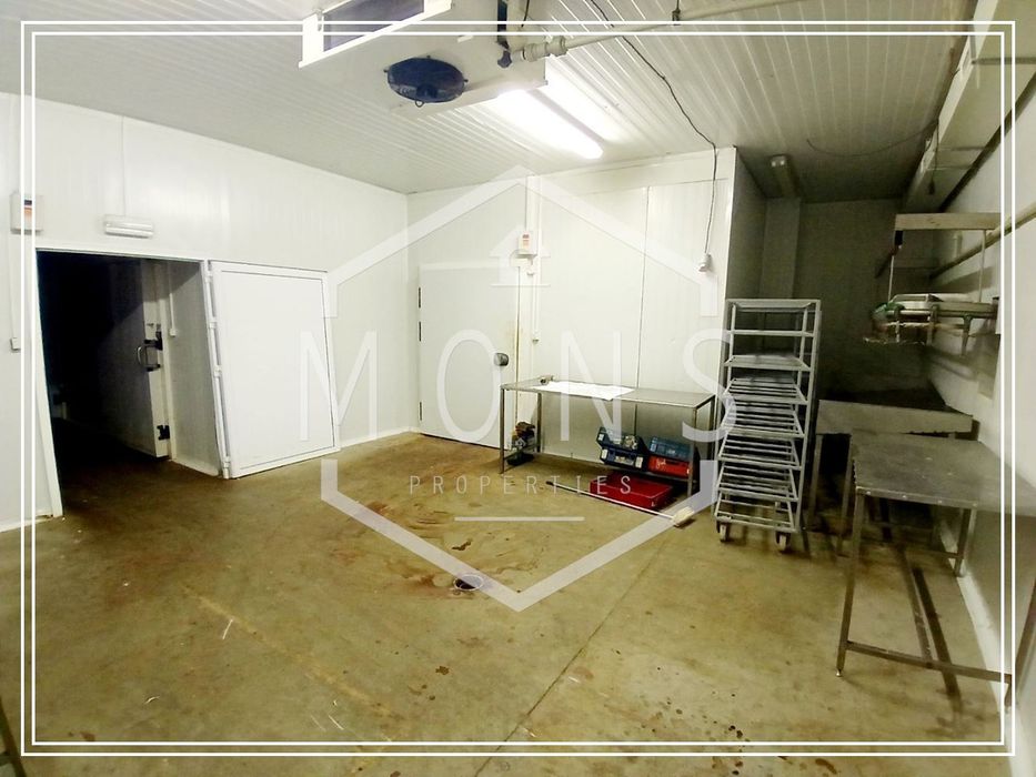 Пром. помещение в Габрово, област-с.Сенник площ 2144 цена 449000