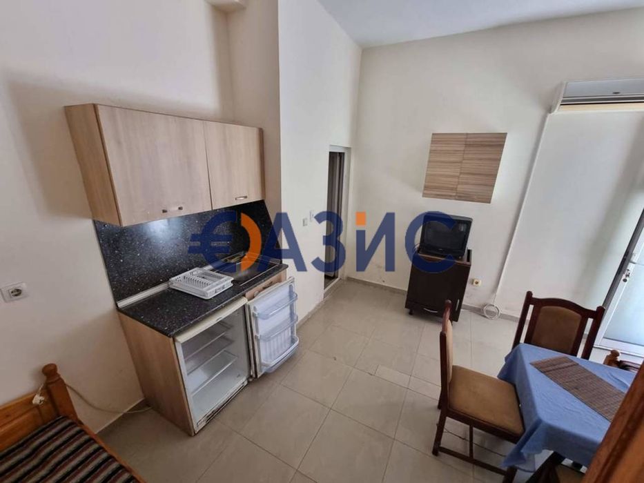 Продава се Двустаен апартамент в к.к. Слънчев бряг - 70 кв.м за 528 €/кв.м - Снимка #12