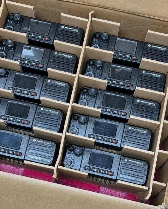 Statie radio emisie Motorola DM4400e UHF PMR ca noi.