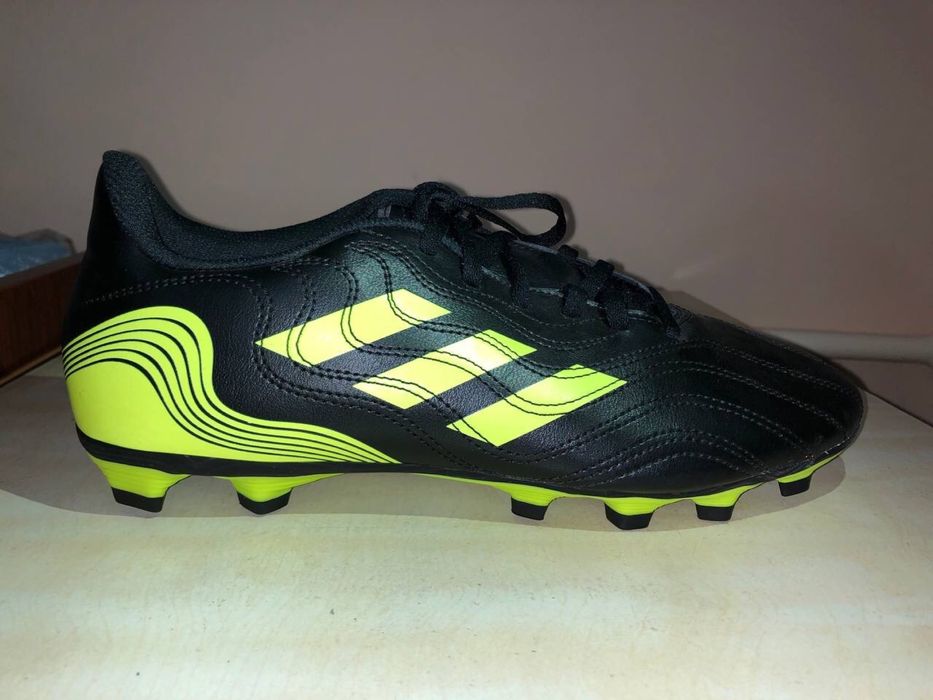 Бутсы сороконожки adidas оригинал 6 пар