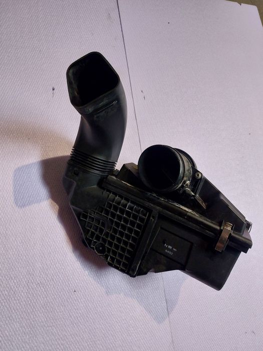 Carcasă filtru aer BMW E81 E82 E87 E88 E90 E91 E92 E93 E84 Cod 7811904