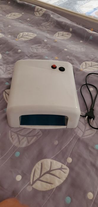 апарат для маникюра и лампа