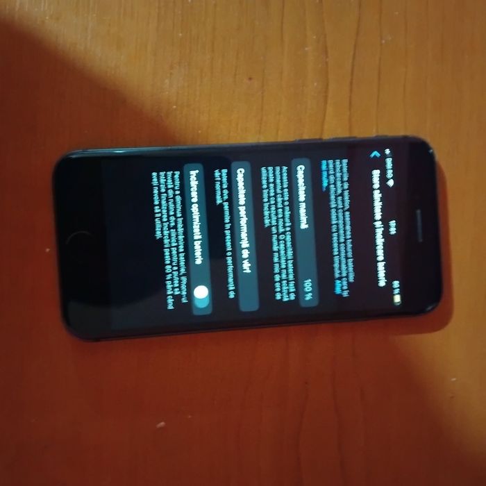 Iphone 8 baterie 100.