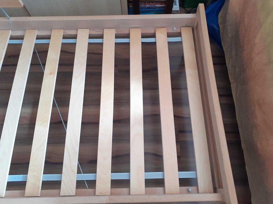 Единично легло с матрак