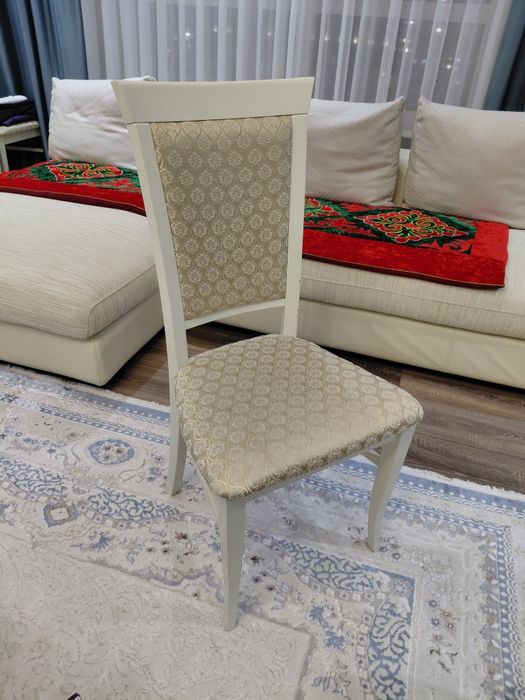 Продам стулья для гостиной