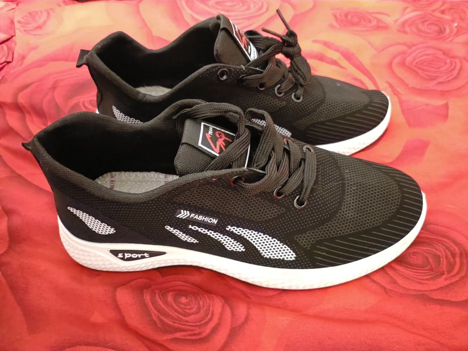 Кроссовки 3500т.