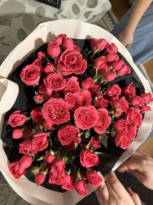 Букет кустовых роз, свежие