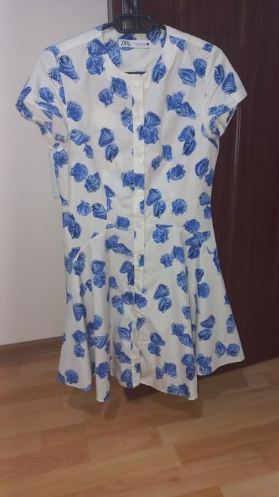 Рокля с миди на ZARA