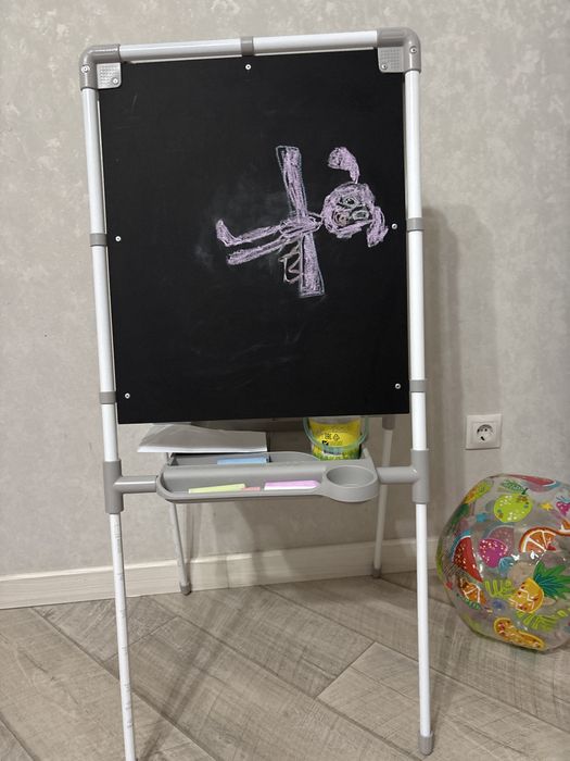 Доска магнитная и рисовать мелом