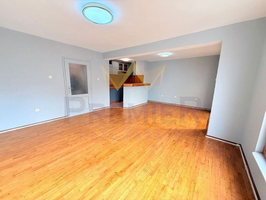 Продава се Двустаен апартамент в Варна, Зимно кино Тракия - 64 кв.м за 2110 €/кв.м - Снимка #1