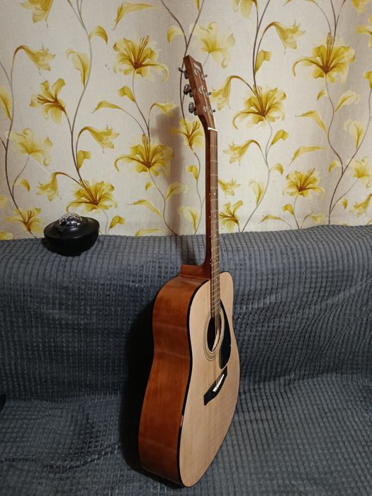 Гитара акустическая