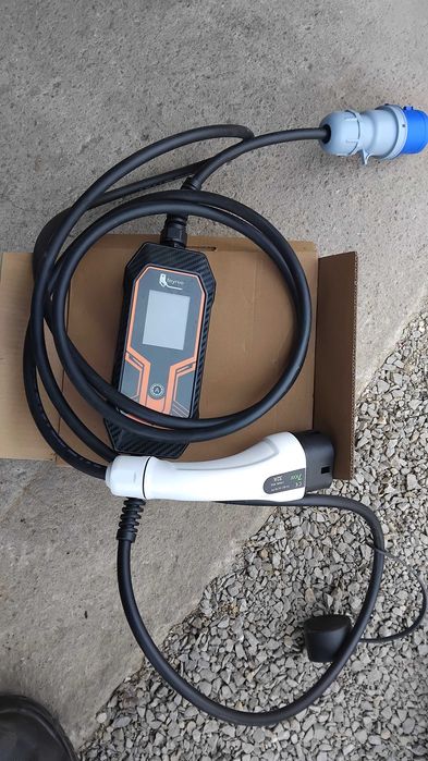 Монофазно зарядно за електромобил 32А 7.5kw