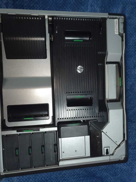 Workstation HP Z840 2 CPU  Intel Xeon Processor E5-2699 v4 22 cores/88 threads 2.20 GHz la 3.60 GHz 55Mb Cache
