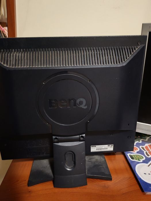 Подарявам монитори