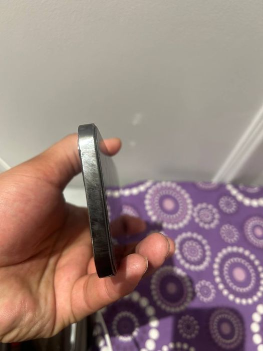 Iphone 12 pro.        Z