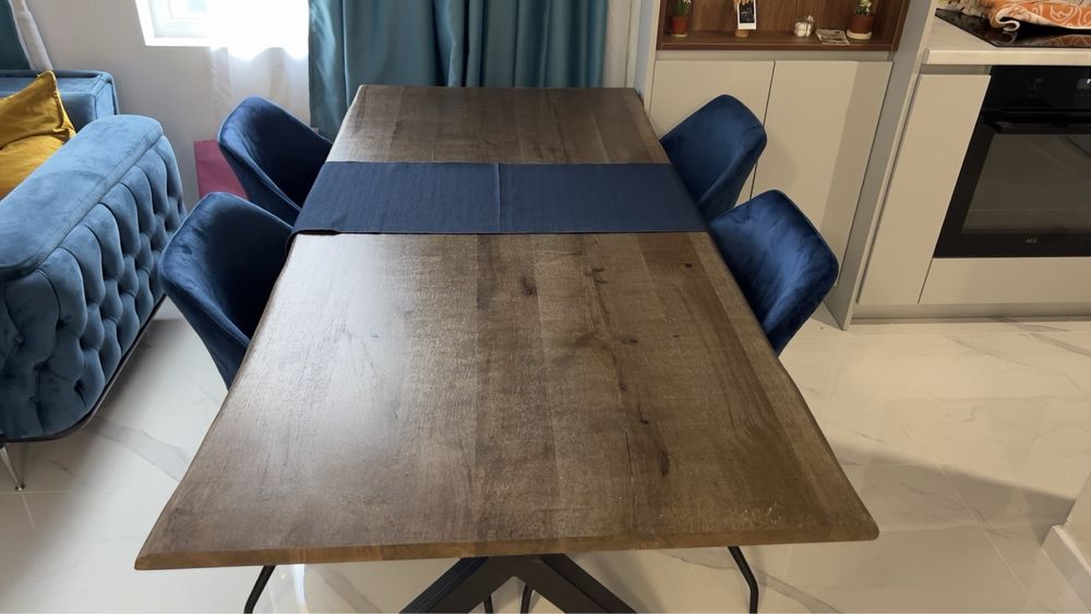 Трапезна маса от масив - дъб- с метални крака