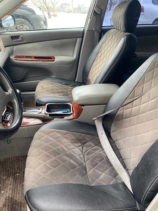 Автомашина Toyota Camry